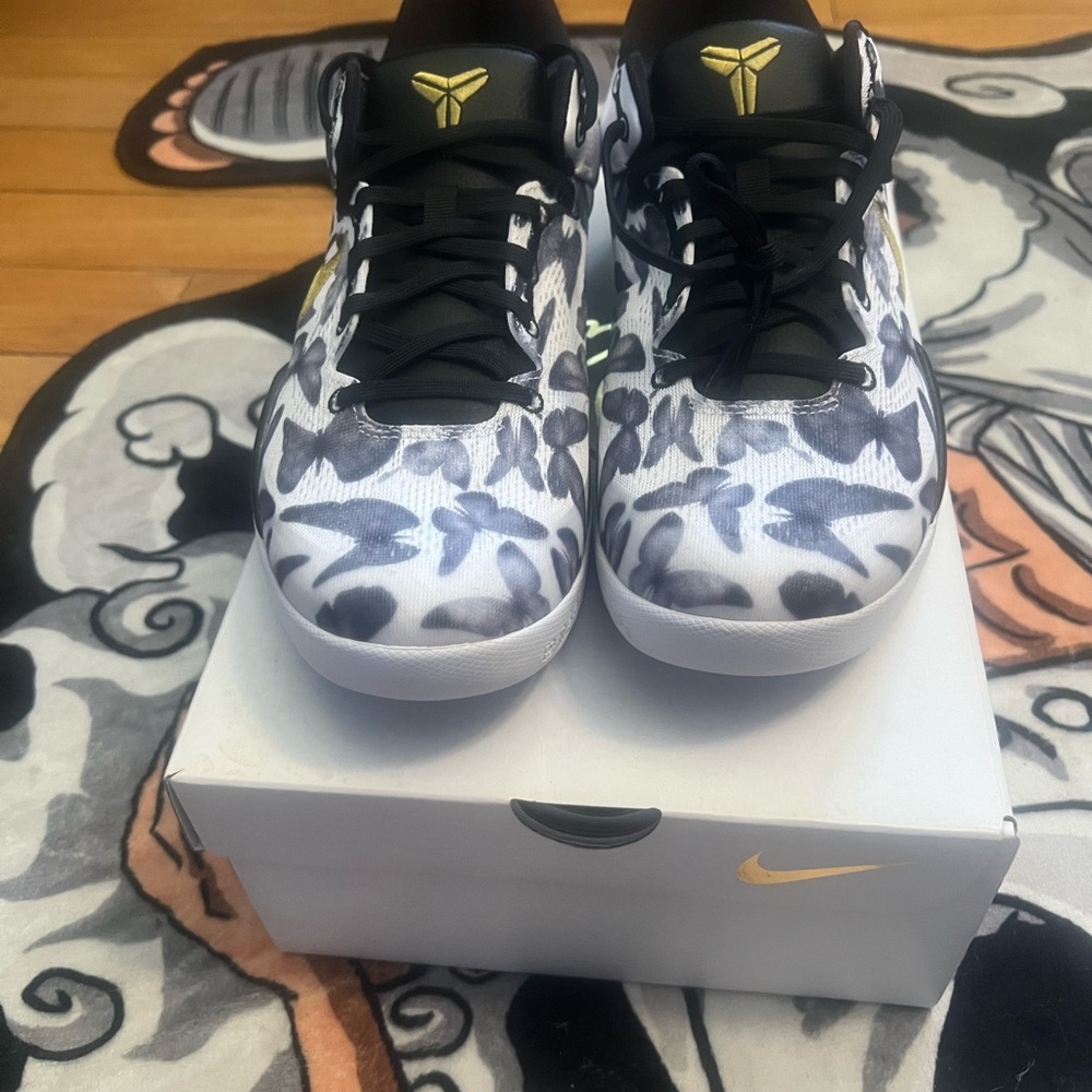 Nike Kobe Basketball Shoes - Black and White